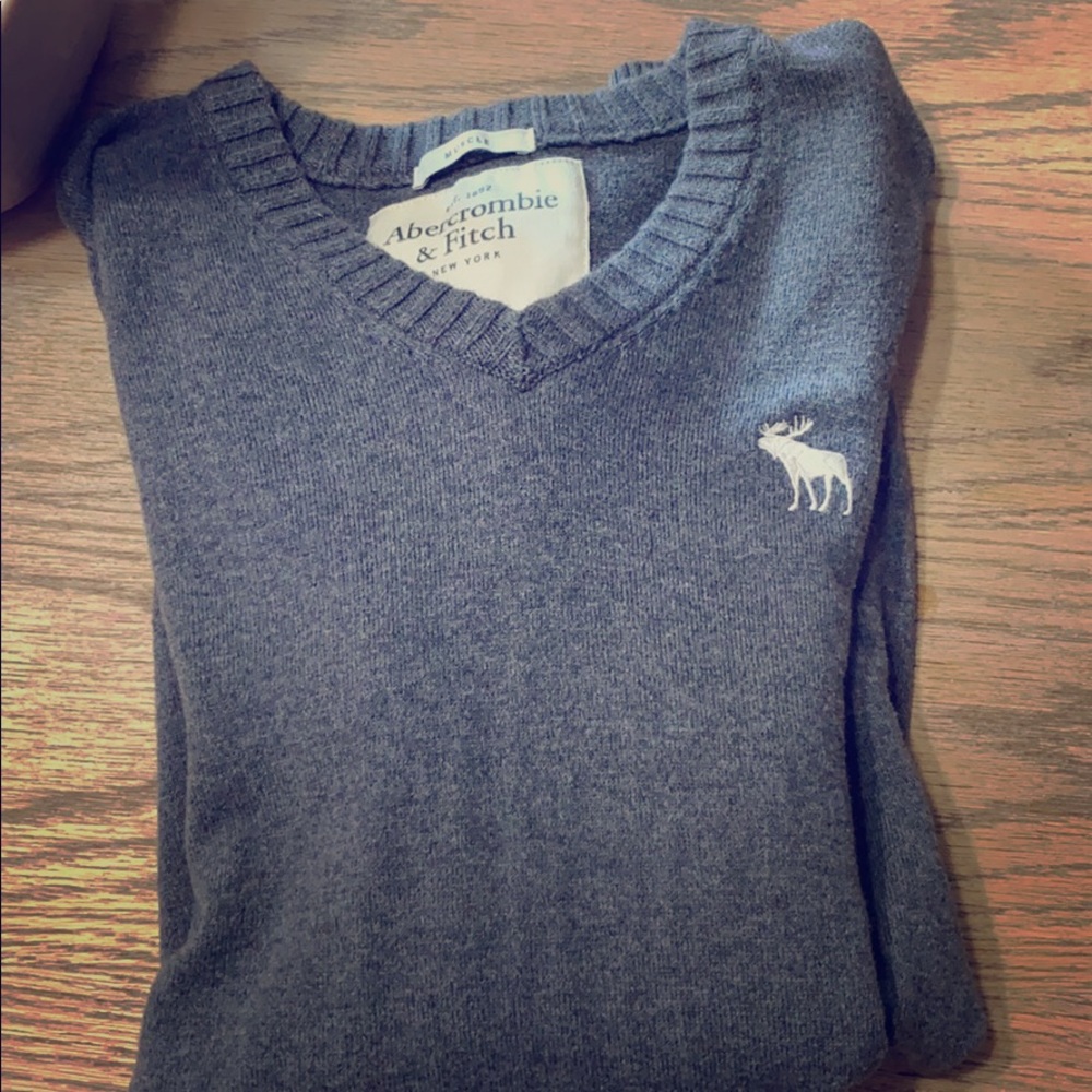 Abercrombie & Fitch sweater